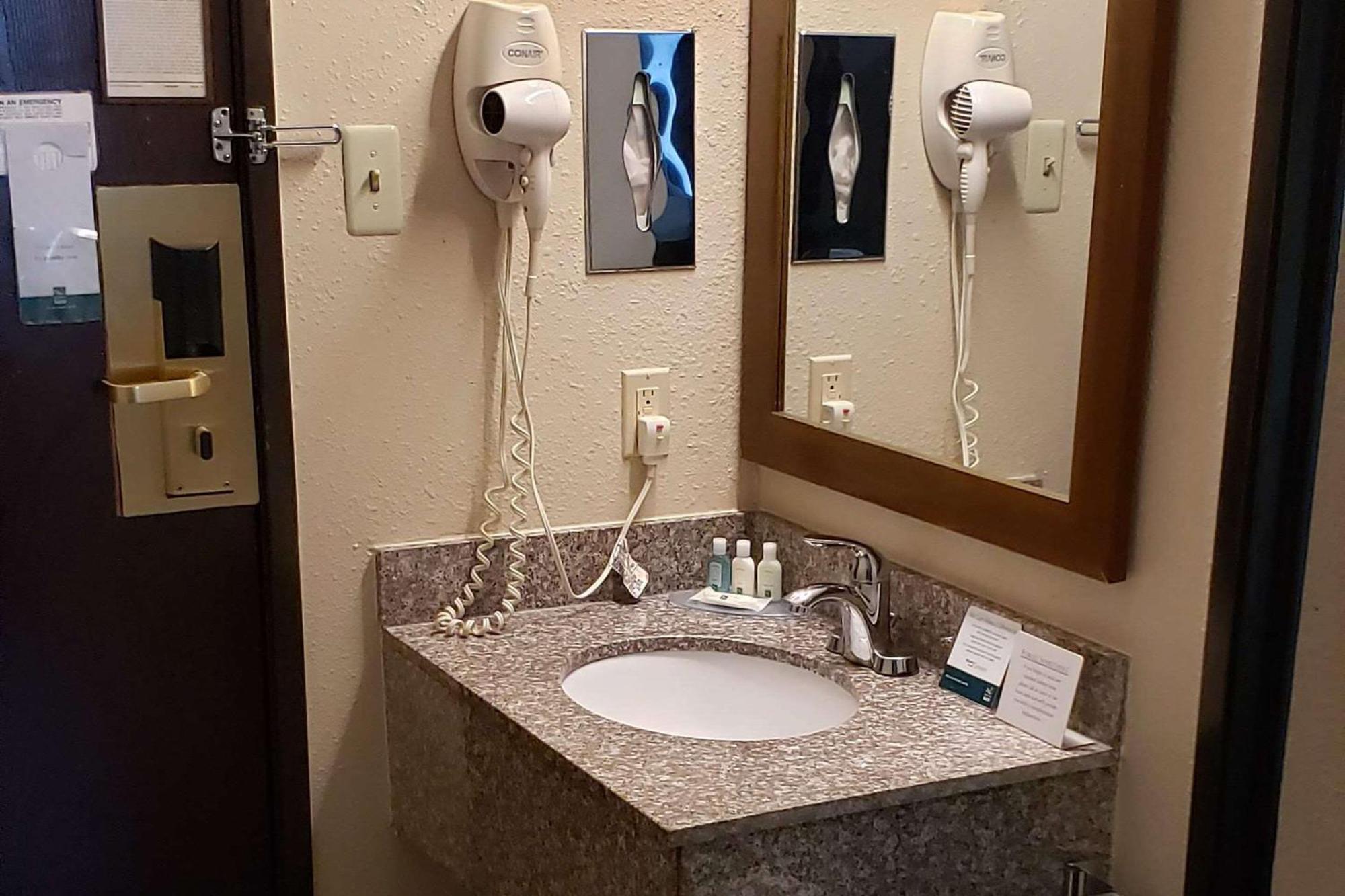 Quality Inn Dfw Airport North - Irving Kültér fotó