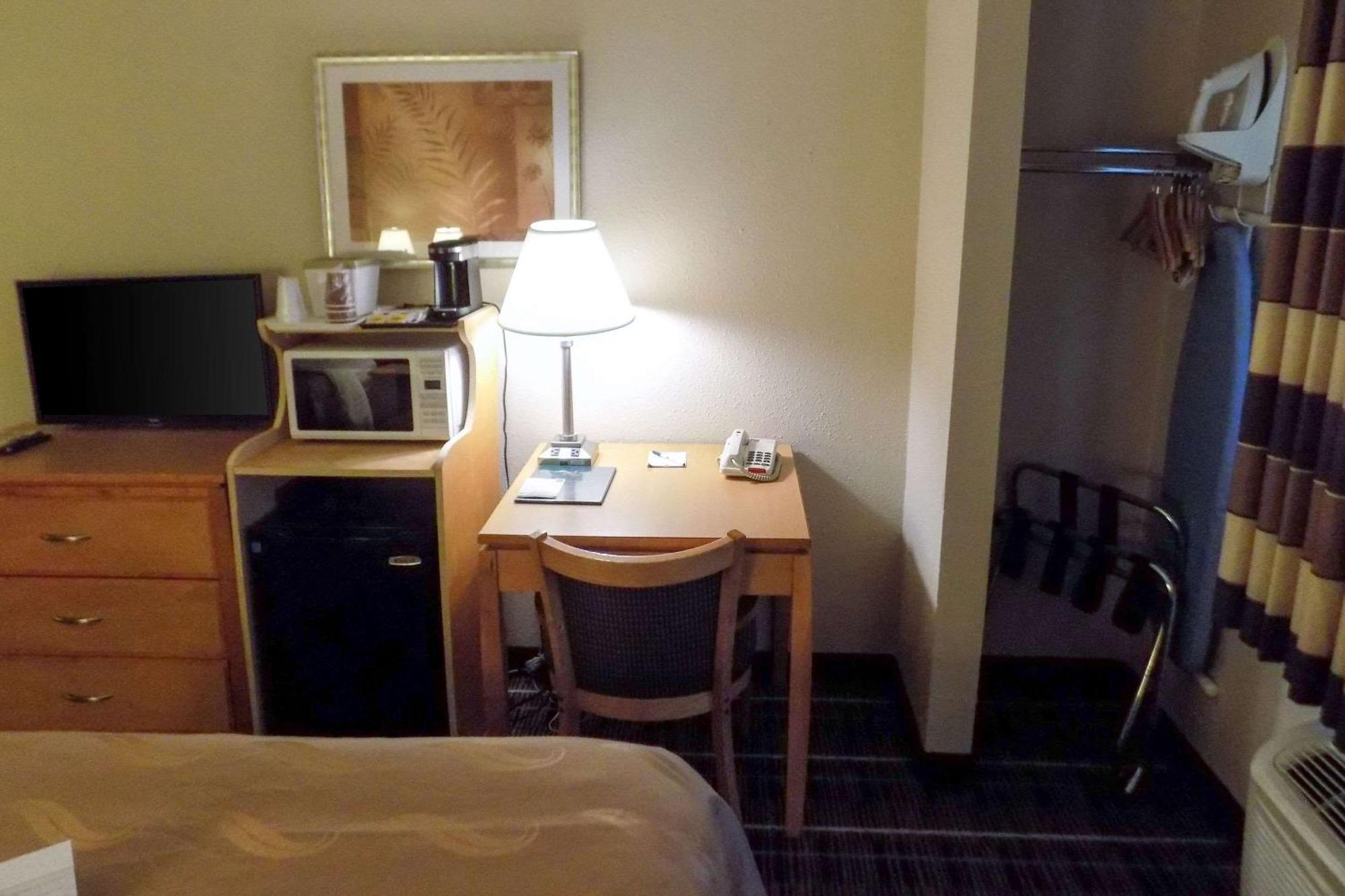 Quality Inn Dfw Airport North - Irving Kültér fotó