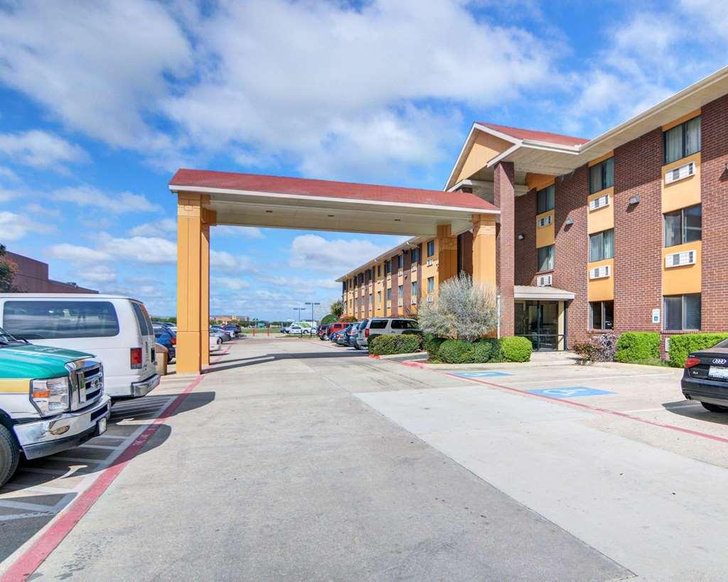 Quality Inn Dfw Airport North - Irving Kültér fotó